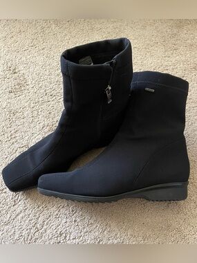 Ara Gore-Tex Waterproof Black Square Toe Block Heel Booties | size 5.5